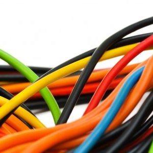 Zrób porządek z kablami i gniazdkami