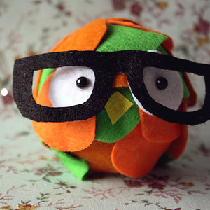 Różnokolorowe sówki