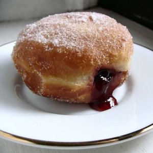 Nadziewanie pączków