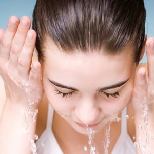 Mycie twarzy