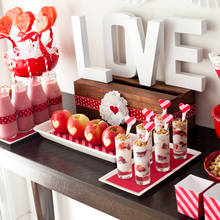 Jak udekorować stół na walentynki?