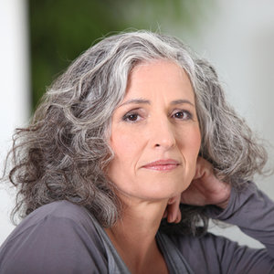 Mycie siwych włosów