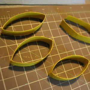 Malowanie tekturowych elementów