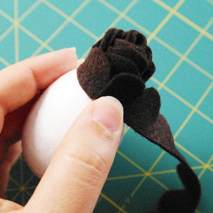 Początek ozdabiania jajka