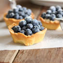 Przepis na tartaletki z jagodami i kremem budyniowym