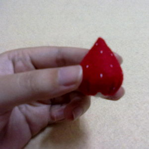 Prawie gotowa truskawka