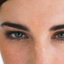 Co można o kimś powiedzieć na podstawie kształtu brwi?