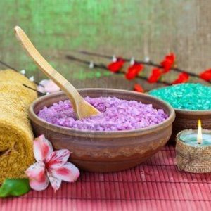 Jak wykorzystać aromaterapię do poprawy nastroju?