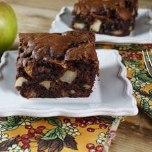 Smaczne ciasto z jabłkami na deser