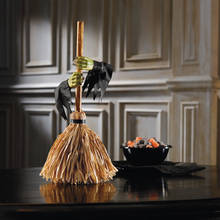 Jak przygotować winietki-miotełki na przyjęcie halloweenowe?