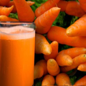 Zalety soku marchewkowego