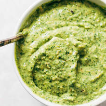 Jak zrobić zdrową pastę z awokado i fety?