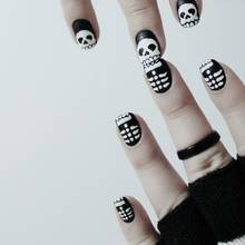 Paznokcie z czaszkami – jak to zrobić?