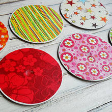 Jak wykonać kolorowe podstawki z płyt CD?