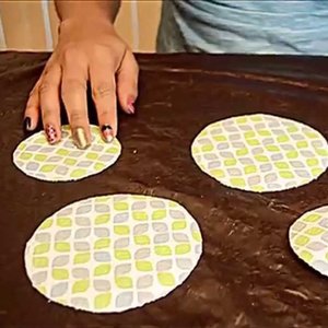 Naklejanie materiału