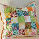 Jak szybko i ładnie ozdobić poduszkę?