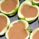 Smaczne jabłka z galaretką karmelową