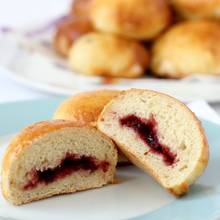 Smaczne beztłuszczowe bułeczki z marmoladą