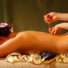 Zalety masażu miodem