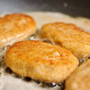 Jak przyrządzić placki z gotowanych jajek?