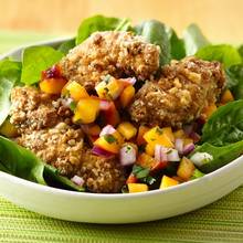 Pyszna sałatka z chrupiącym kurczakiem