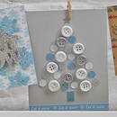 Jak wykonać z guzików kartkę okolicznościową?