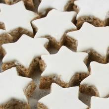 Smaczne gwiazdki cynamonowe – jak je przygotować?