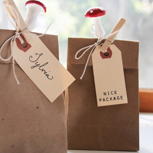 Jak zrobić papierową torebkę na prezent?