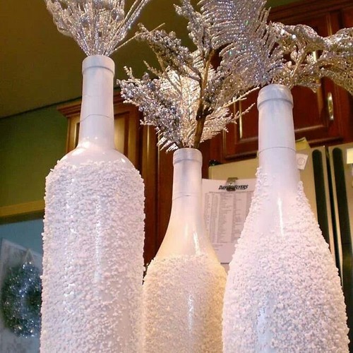 Jak zrobić z butelki ozdobny wazon świąteczny?