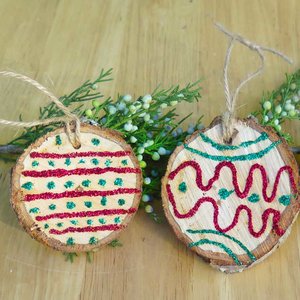 Ozdoby choinkowe z drewna – przykład drugi