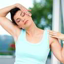 Łatwe i skuteczne ćwiczenia na bolący kark