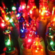 Jak poprawnie przechowywać lampki choinkowe?