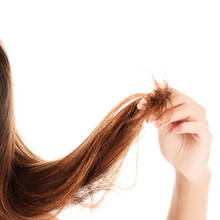 Jak powstrzymać rozdwajanie się włosów?