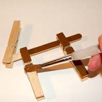 Renifer ze spinaczy do bielizny – krok trzeci