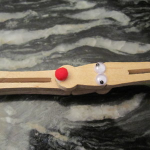 Renifer ze spinaczy do bielizny – krok czwarty