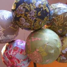 Ciekawe bombki papierowe – jak je wykonać?