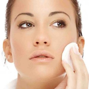 Kiedy zmyć makijaż?