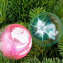 Jak udekorować bombki lakierem do paznokci?