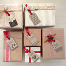 Ciekawy sposób ozdobienia pudełka na prezent