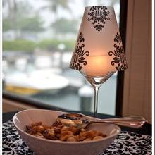 Ciekawy lampion z lampek do wina