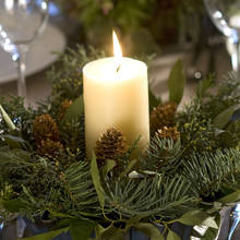 Jak wykorzystać dary lasu do dekoracji na Boże Narodzenie?