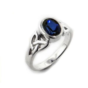 Pierścionek z szafirem