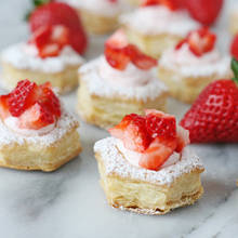 Francuski deser owocowy na walentynki