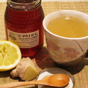 Ciepłe napoje z miodem