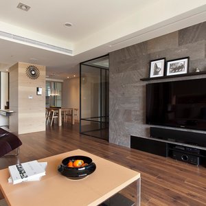 Co na białych ścianach?