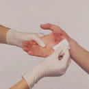 Jak postępować w przypadku skaleczenia?