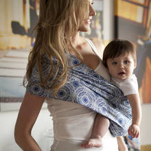 Jakie są zalety noszenia dziecka w chuście?