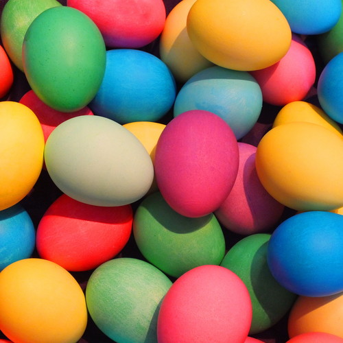 Ciekawe naturalne barwniki do jajek