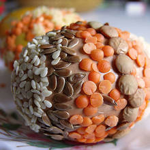 Jak udekorować pisanki nasionami?