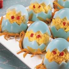 Oryginalne danie – jajka z niebieskim serem